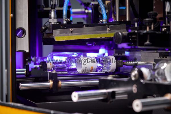 custom glass liquor bottle Custom Glass Spirituosenflasche