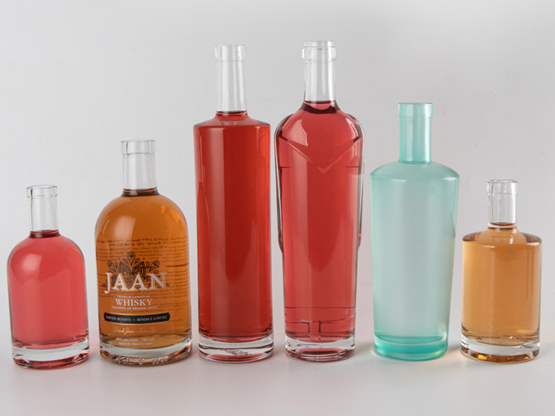 Wodkaflaschen aus Glas