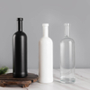 Weiße, schwarze, hohe, schlanke, runde 750-ml-Spirituosenglasflaschen