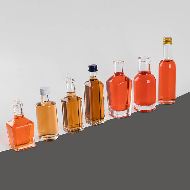 Schuss Miniatur Alkoholische Getränke Alkohol Probe Glasflaschen Lieferant