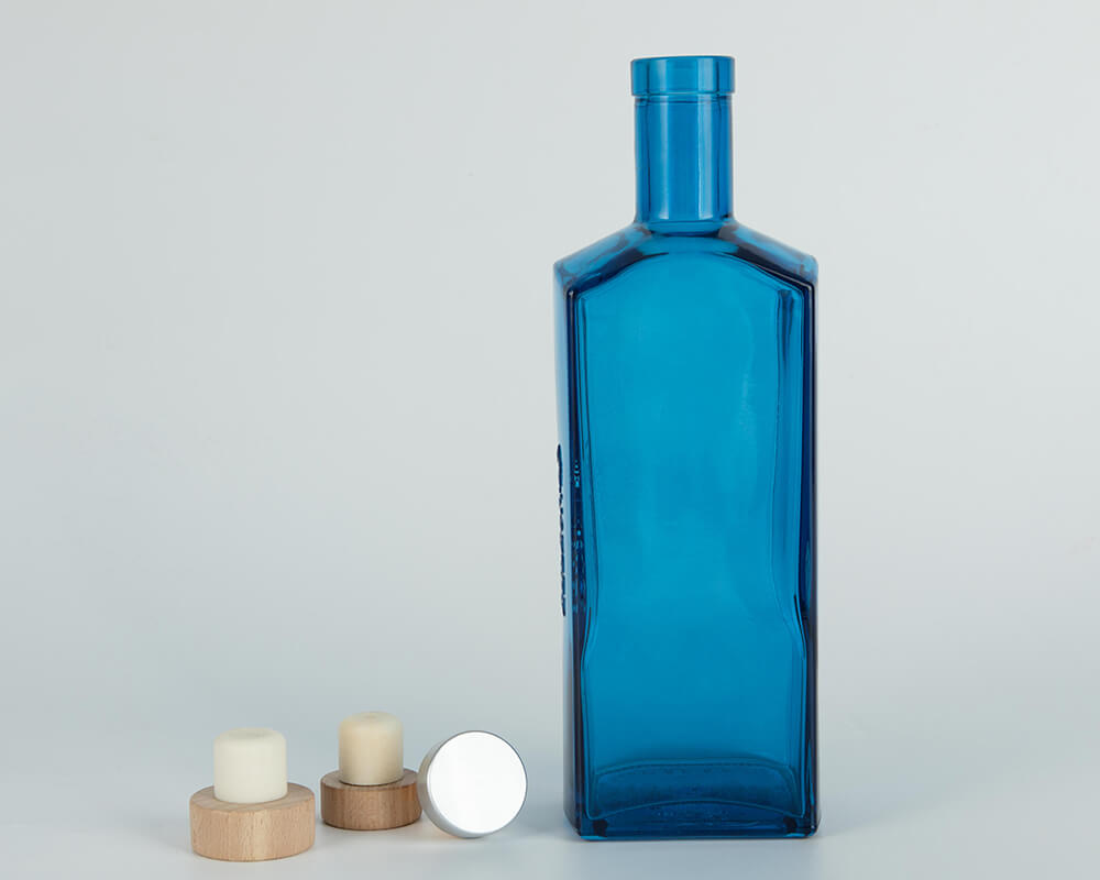blaue Schnapsflasche