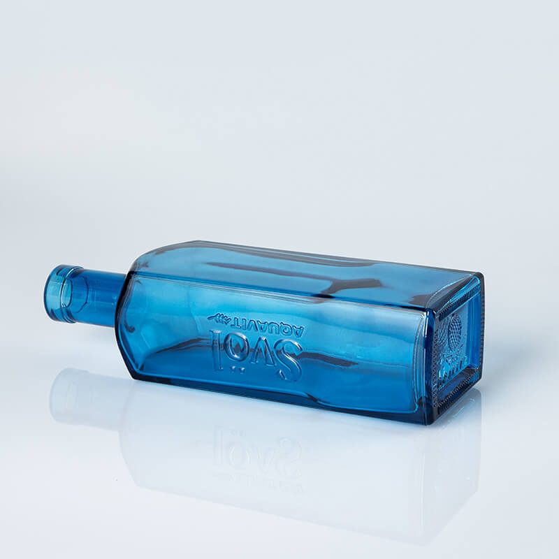 blaue Alkoholgetränkeflasche (1)