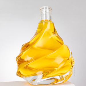Unregelmäßige Wellenflasche mit glatten fließenden Kurven