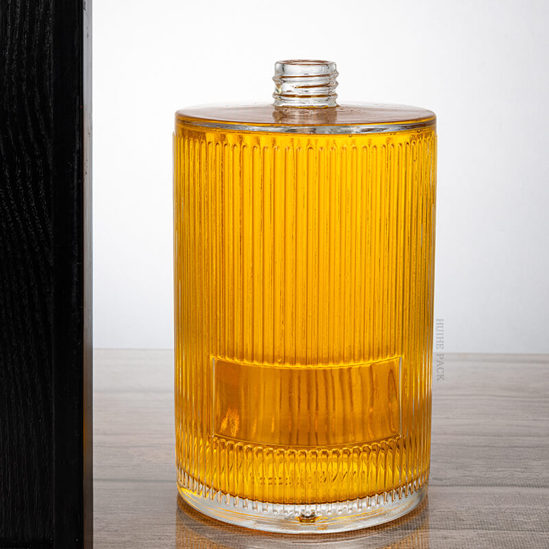 vertikaler Flasche mit vertikaler Rippenzylinder-Schnaps-4