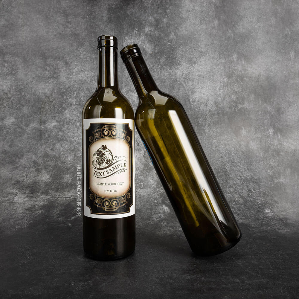 antike gr&uuml;ne Weinflasche