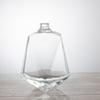 Geometrisches Design eckiger, facettiertes Glasflaschenflasche