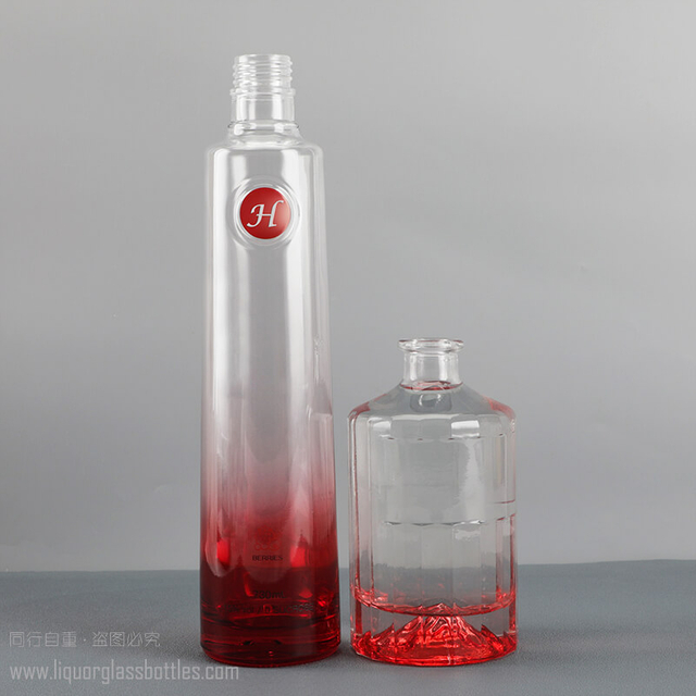 Farbverlaufsrote Beschichtung, 730 ml aromatisierte Likörflasche, 50 cl Wodka-Gin-Glasverpackung