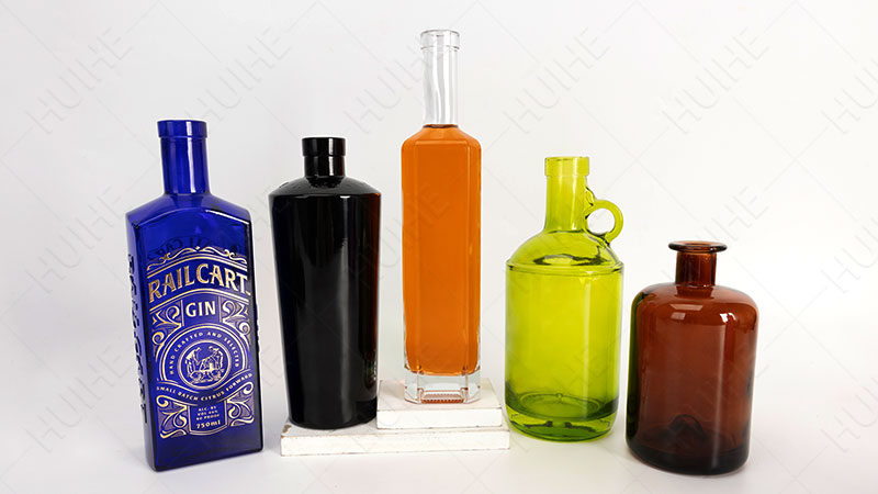 Likör vs. Likör – Spirituosenflaschen