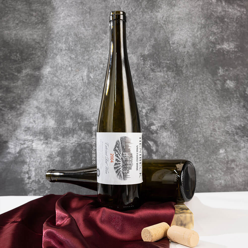 Weinflasche mit langem Hals