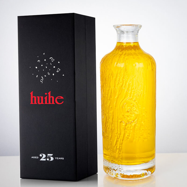 700 ml Zylinder gepr&auml;gtes Muster der Wasserfl&uuml;ssigkeit Flasche