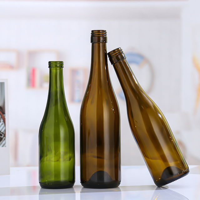 Weinglasflasche mit Schraubverschluss, braun, grün, burgunderrot