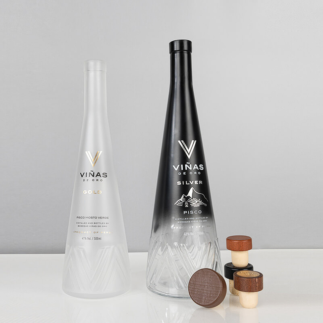 500 ml 700 ml Großhandel verjüngter Halsglas Spirituosenflasche mit Korkkappe