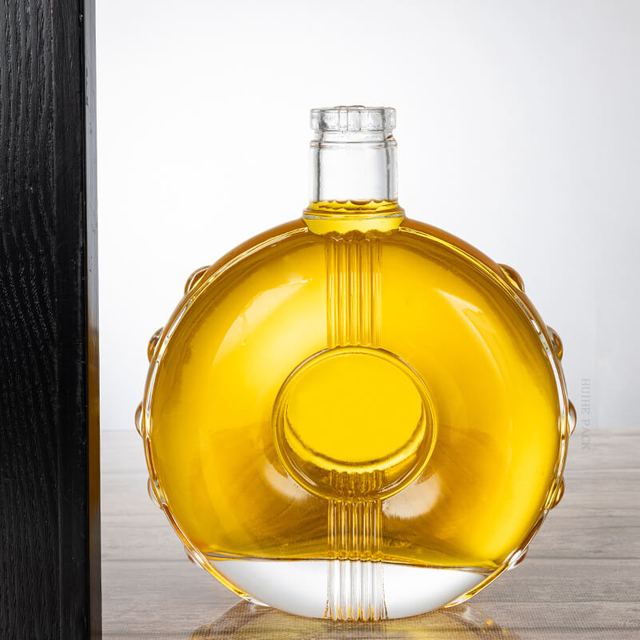 Rettungsbauer Form einzigartiges Design Clear Glass Spirituosenflasche