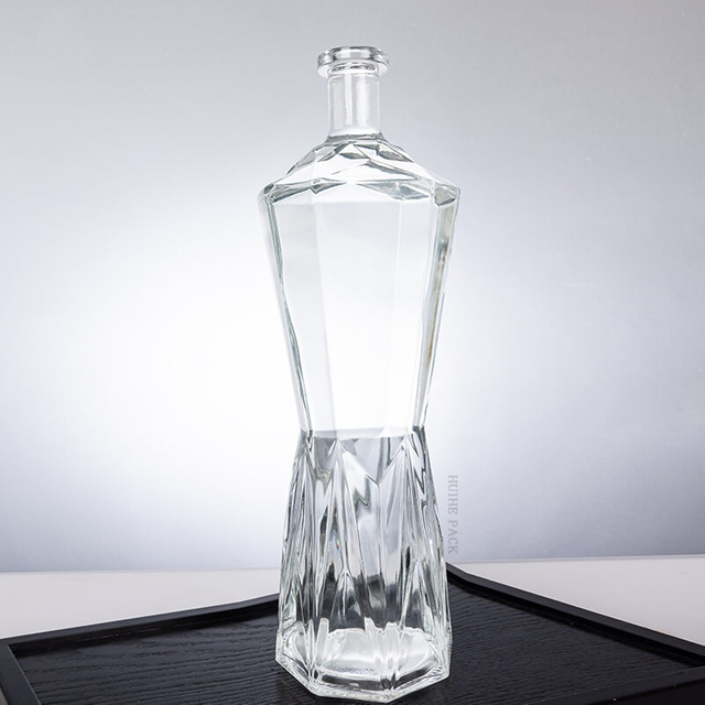 1500 ml unregelmäßige leere Glasgeistflasche mit Metallkorken