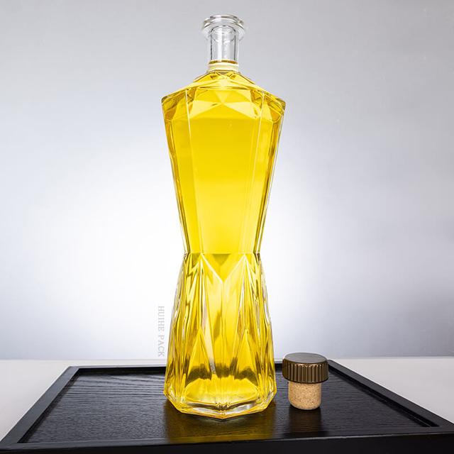 1500 ml unregelmäßige leere Glasgeistflasche mit Metallkorken