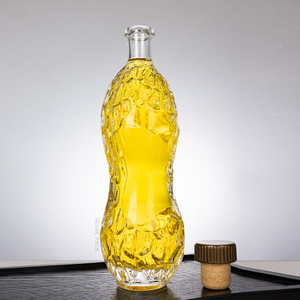 750 ml unregelmäßige klare Glas Whiskyflasche mit maßgeschneidertem Korken