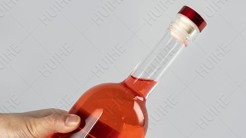 So packen Sie Glasflaschen ins Gepäck – Langhalsflasche