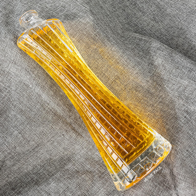 Twisted Oval Tailled Clear Glass Flasche 500 ml Großhandel