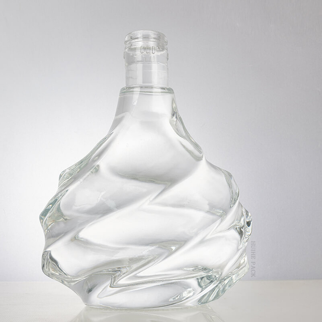 Unregelmäßige Wellenbrandflasche mit glatten fließenden Kurven