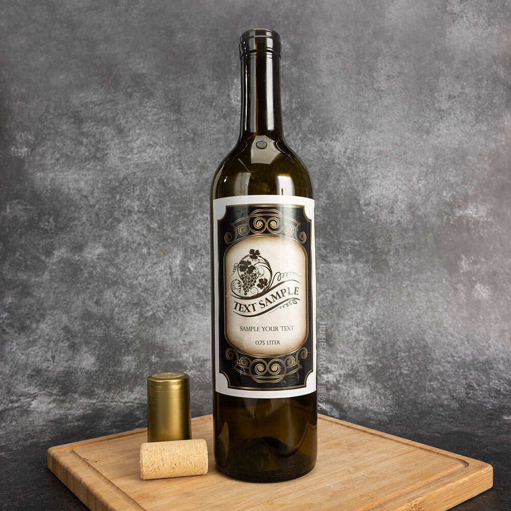 Weinglasflasche aus Rotwein