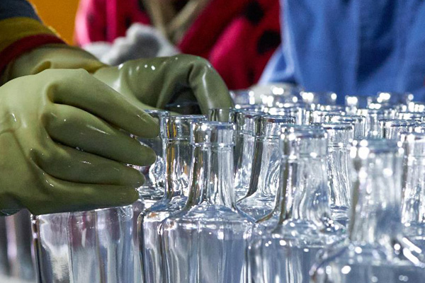 Schnapsflasche aus Korkglas