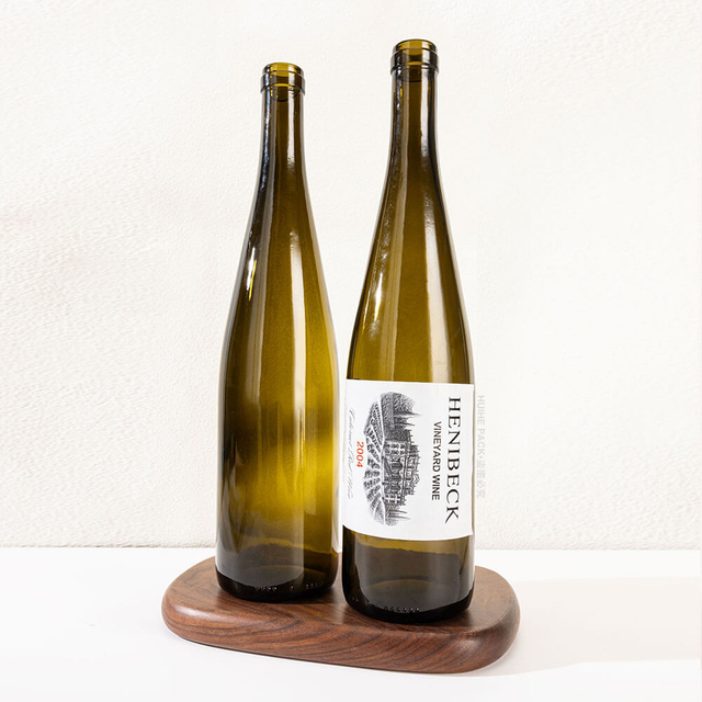 Hock Rhine Riesling Olivgrüne Weinglasflaschen mit Korken