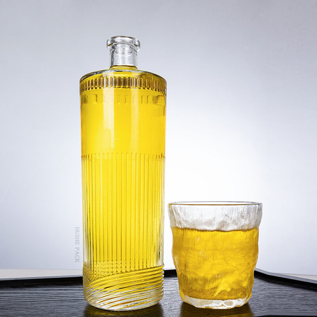 700 ml zylindrisch gestreifte Spirit Flasche mit kundenspezifischer Box
