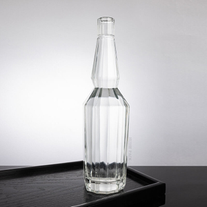 Hexagonale Winkelglas Whiskyflasche mit langem Hals