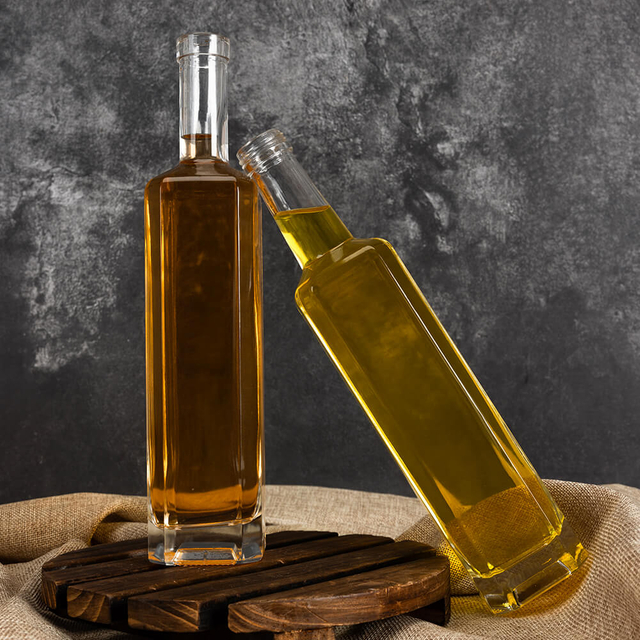 Langhals hoher schlanker 500 ml Spirituosenglasflasche