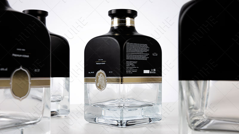 70 cl vs. 750 ml Spirituosenflaschengr&ouml;&szlig;en – 70 cl Spirituosenflasche