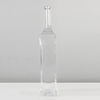 700 ml quadratisch verlängerte Formglasspirituosenflasche mit eleganten Kurven