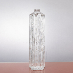 Unregelmäßige Wellenlinien geprägt 550 ml Glasflüssigkeitsflasche