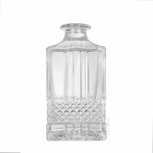 Komplizierter Diamant - gemustertes geprägter Glasflaschenflasche