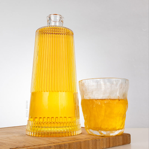 Vertikale Flasche mit Rippengläsen mit benutzerdefinierten Korken