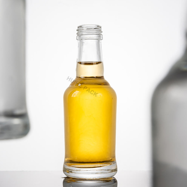 50 ml große hochwertige kleine Whiskyflaschen aus klarem Glas
