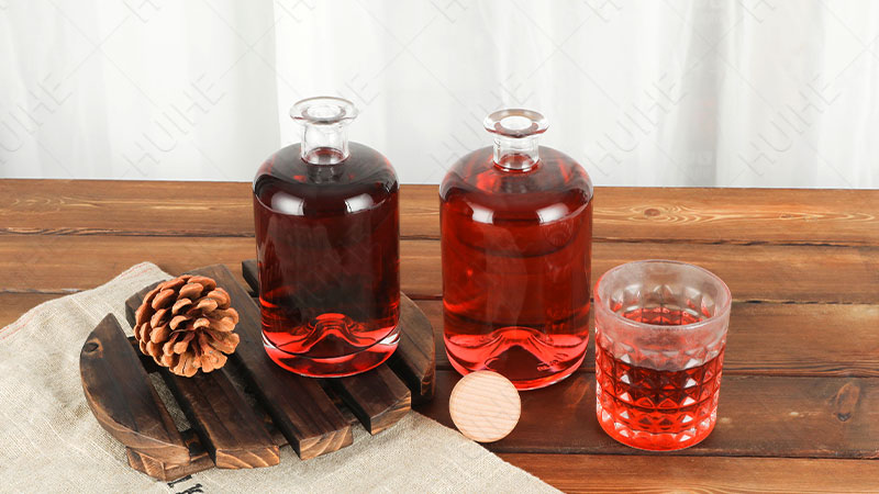 Klassische runde Schnapsflasche – Kräuterschnapsflasche