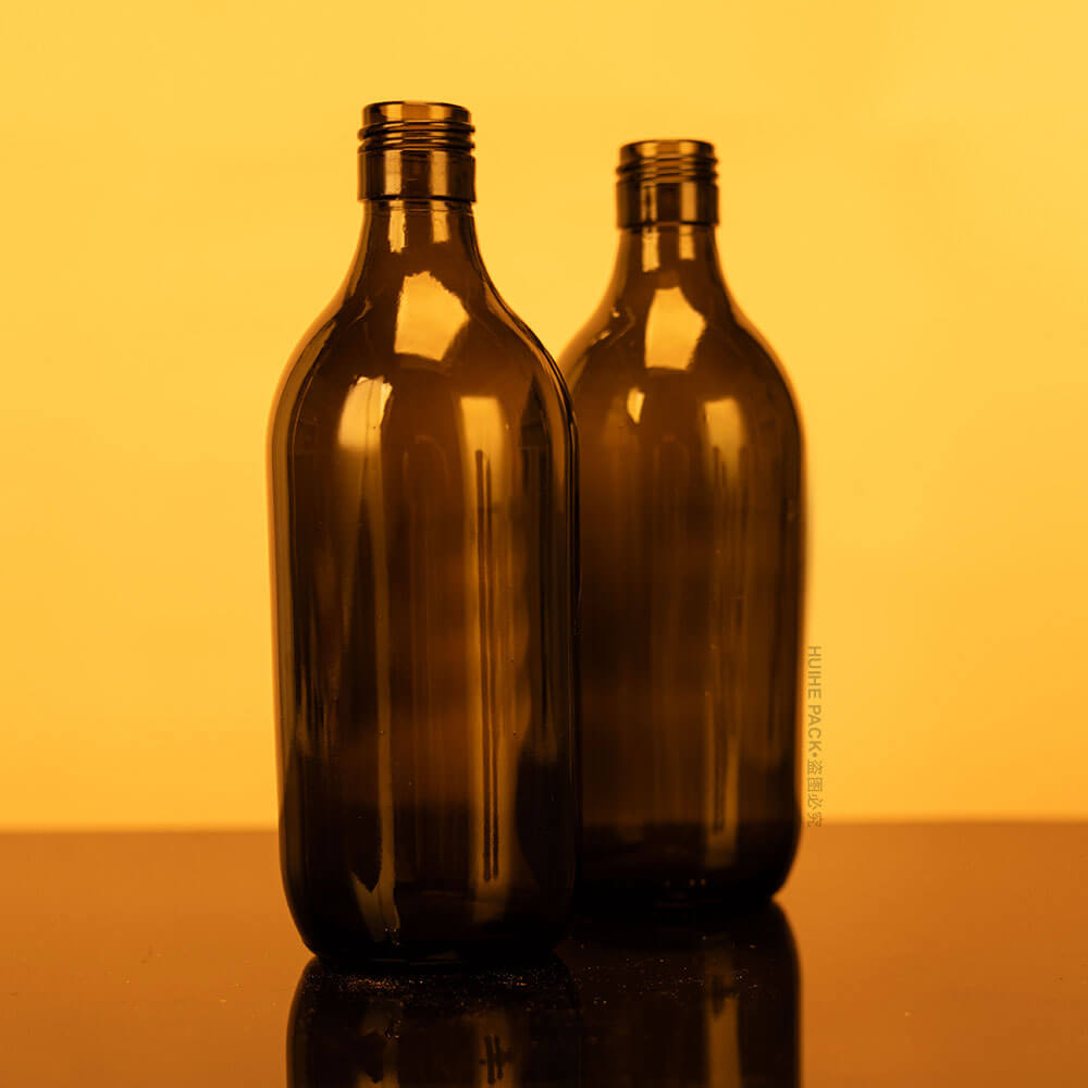 antike gr&uuml;ne Weinflasche