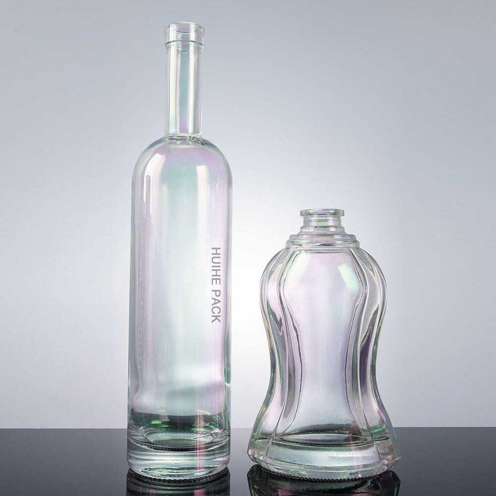 Schnapsflasche aus Glas mit holographischer Beschichtung (3)