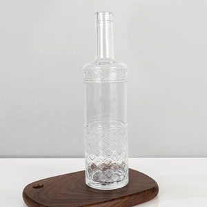 700 ml geprägter schlanker Nackenzylinderglasflaschen mit Korken mit Korken