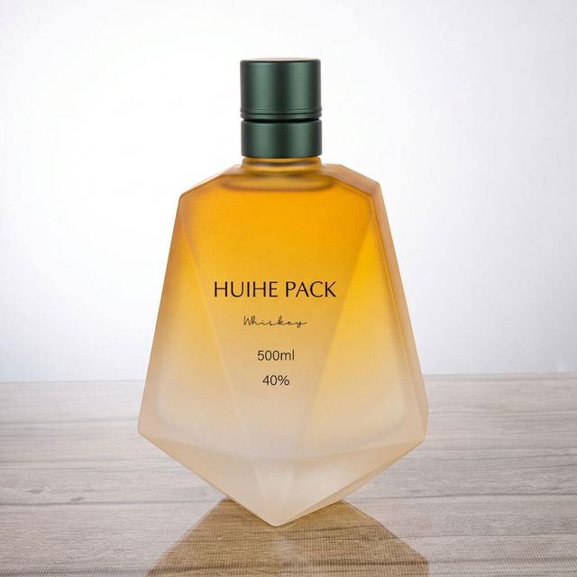 Geometrisches Design eckiger, facettiertes Glasflaschenflasche