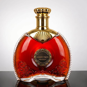 Flache ovale Spirituosenflasche mit ketten&auml;hnlichem Muster herum